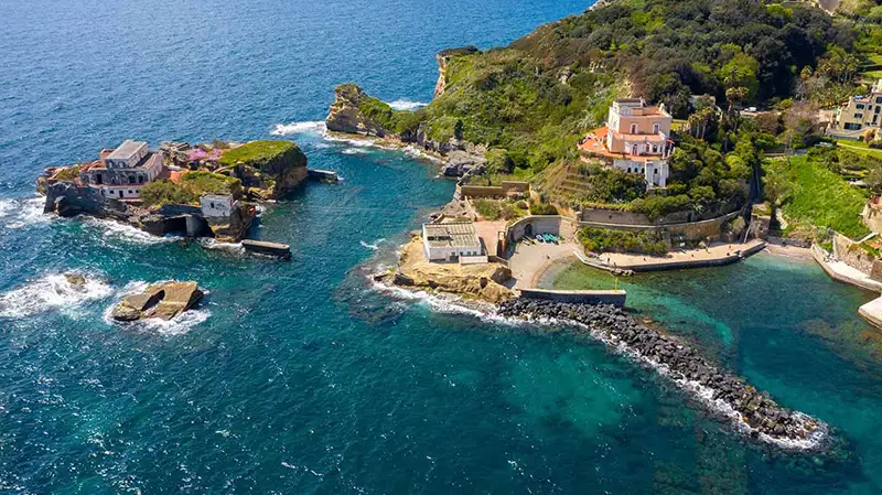 Kayaking along the Posillipo coastline in Naples