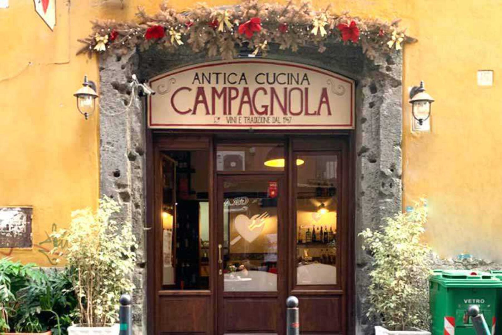 Trattoria La Campagnola in Old Town Naples