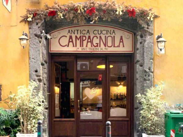 Trattoria La Campagnola in Old Town Naples