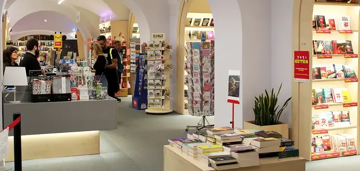 Mondadori store galleria umberto I naples