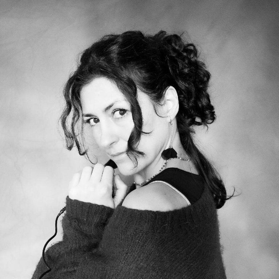 Yvonne (Magazzini Fotografici)