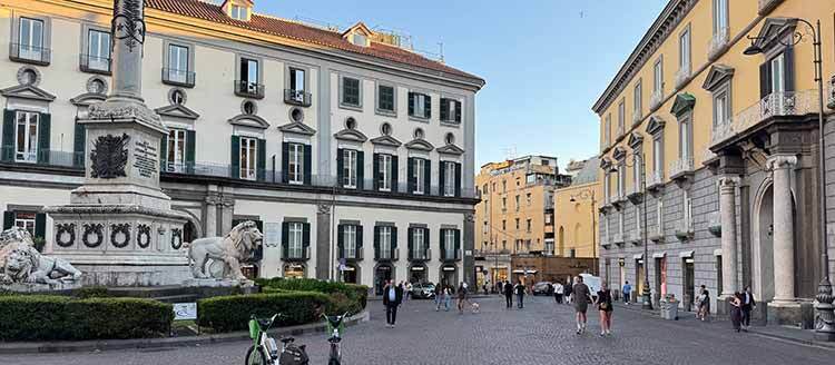 Piazza dei Martiri — Chiaia, Naples